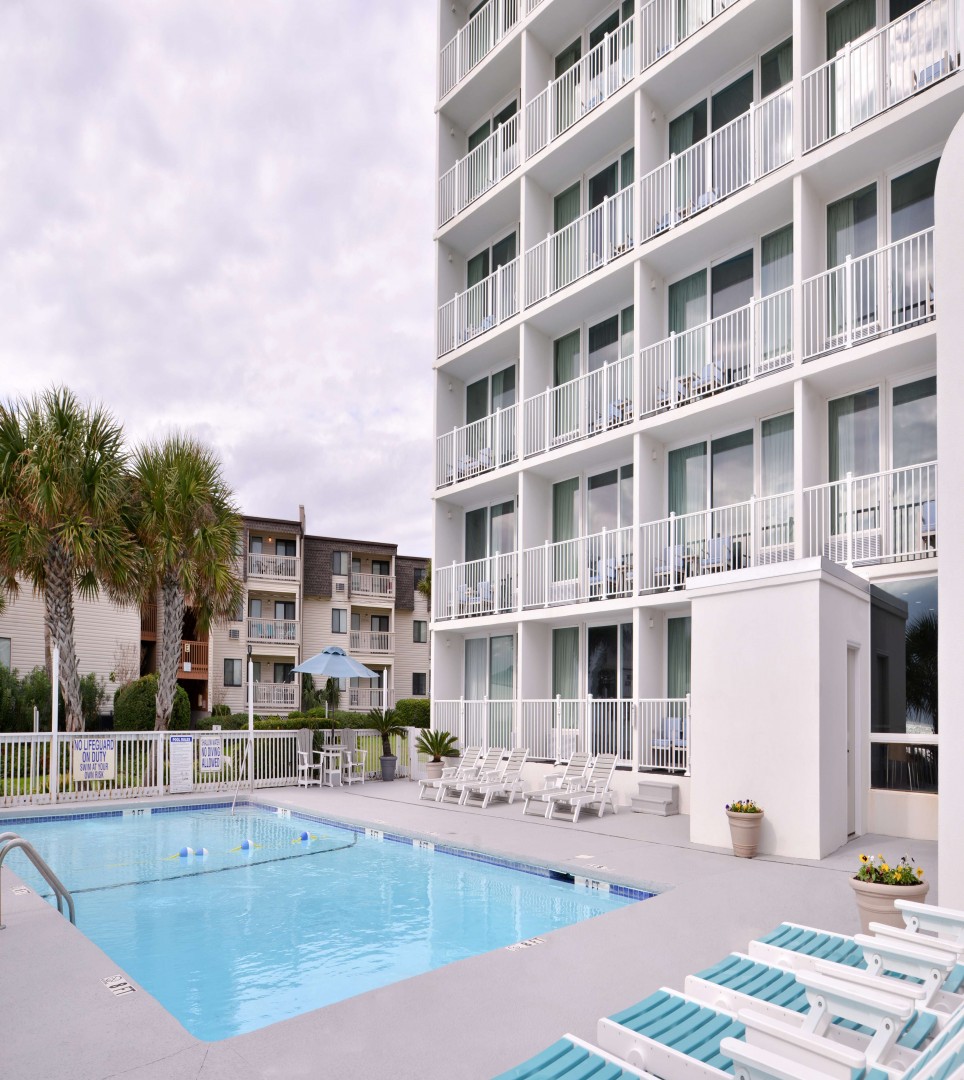 ENJOY UPSCALE AMENITIES AND SERVICES AT OUR MYRTLE BEACH HOTEL