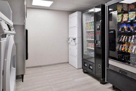 Cabana Shores Hotel - Vending Room